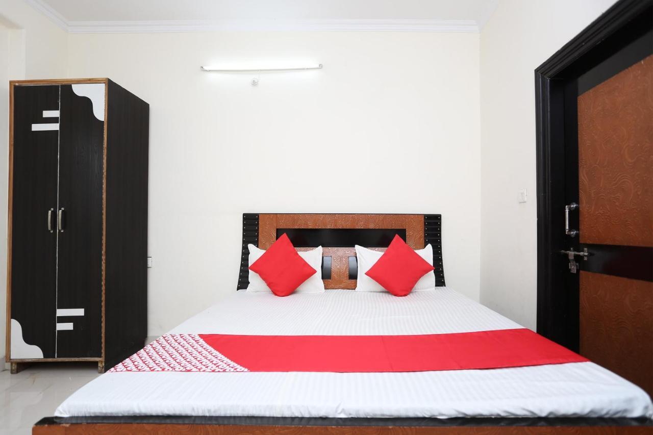 Oyo 40446 Yas Residency Hotel Alīgarh Zewnętrze zdjęcie